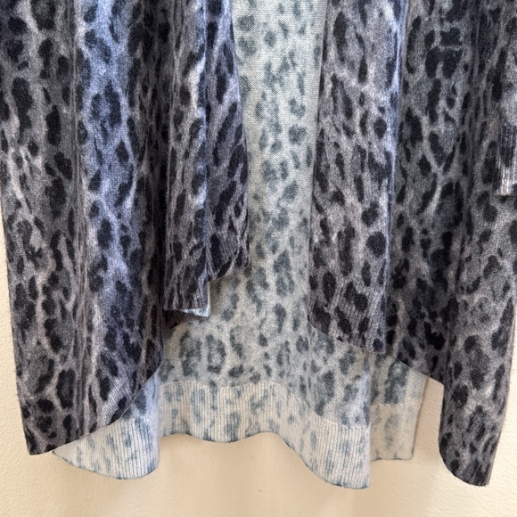 Saks Fifth Avenue Gray and Black Animal Print cashmere Sweater - Picture 4 of 7